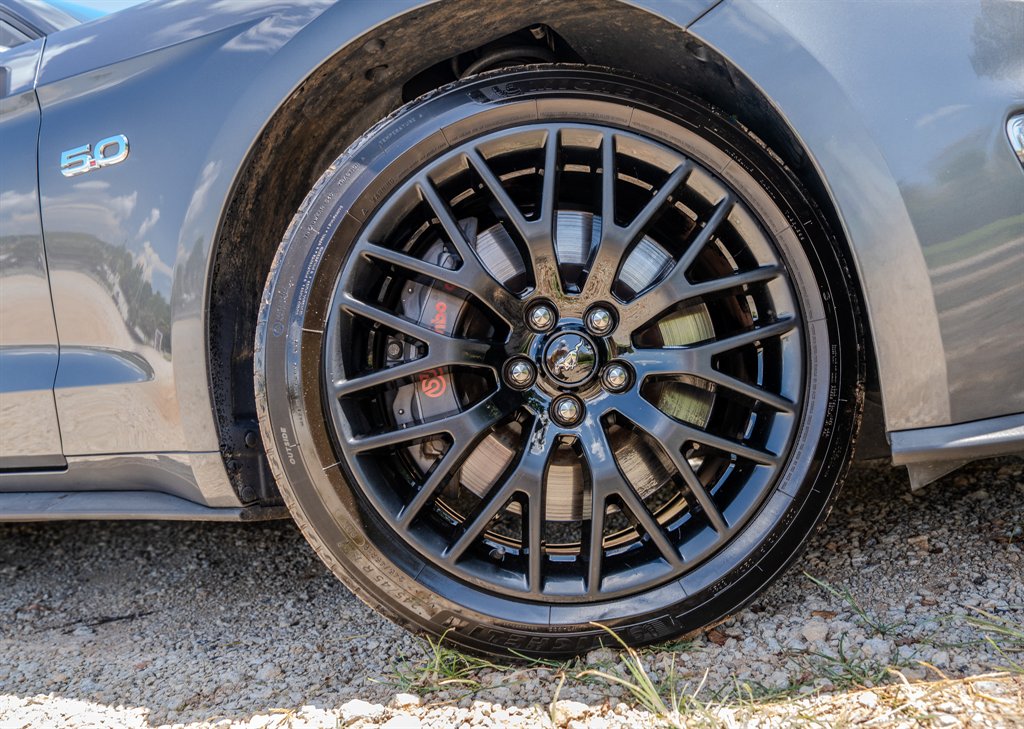 2021 Ford Mustang - $42,935