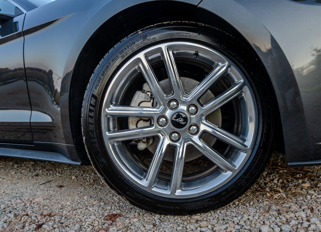 2017 Ford Mustang - $14,950