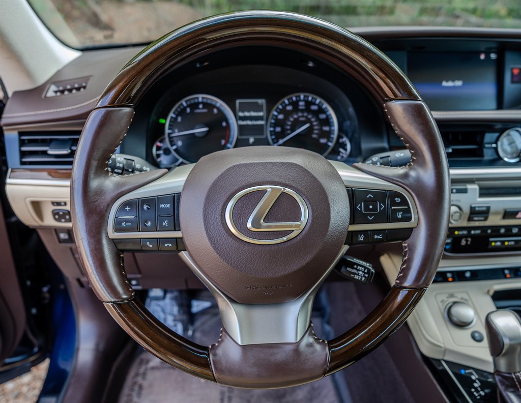 2018 Lexus ES - $16,950