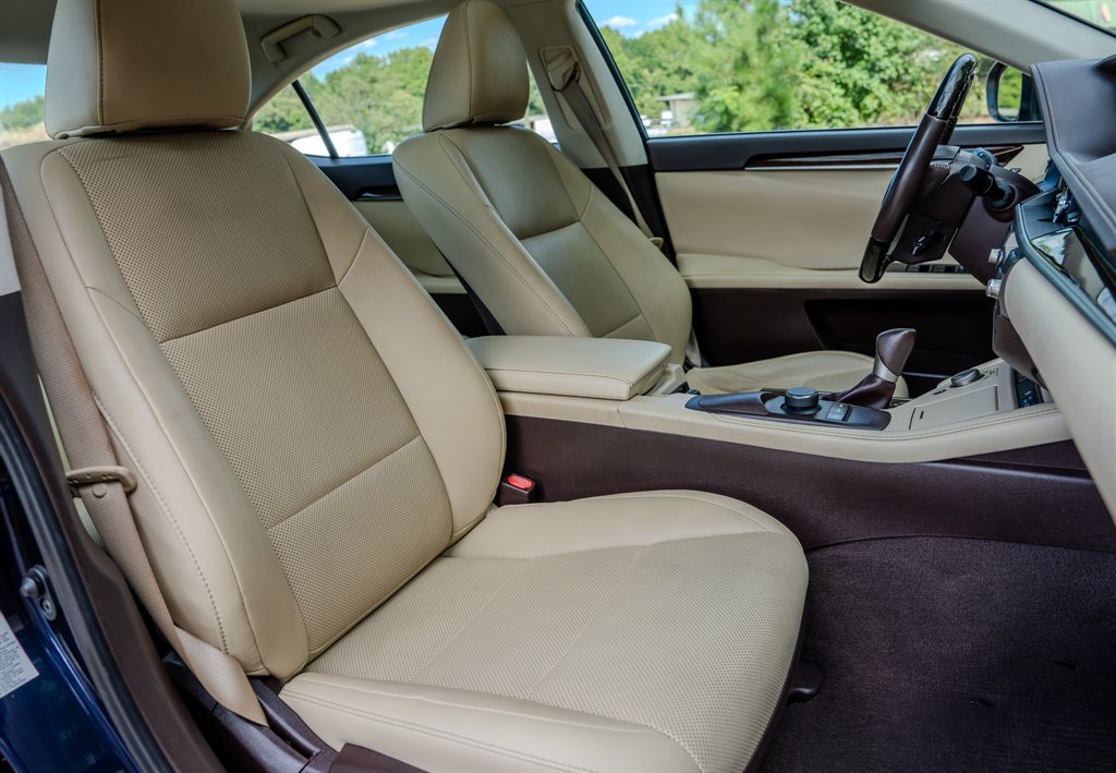 2018 Lexus ES - $16,950