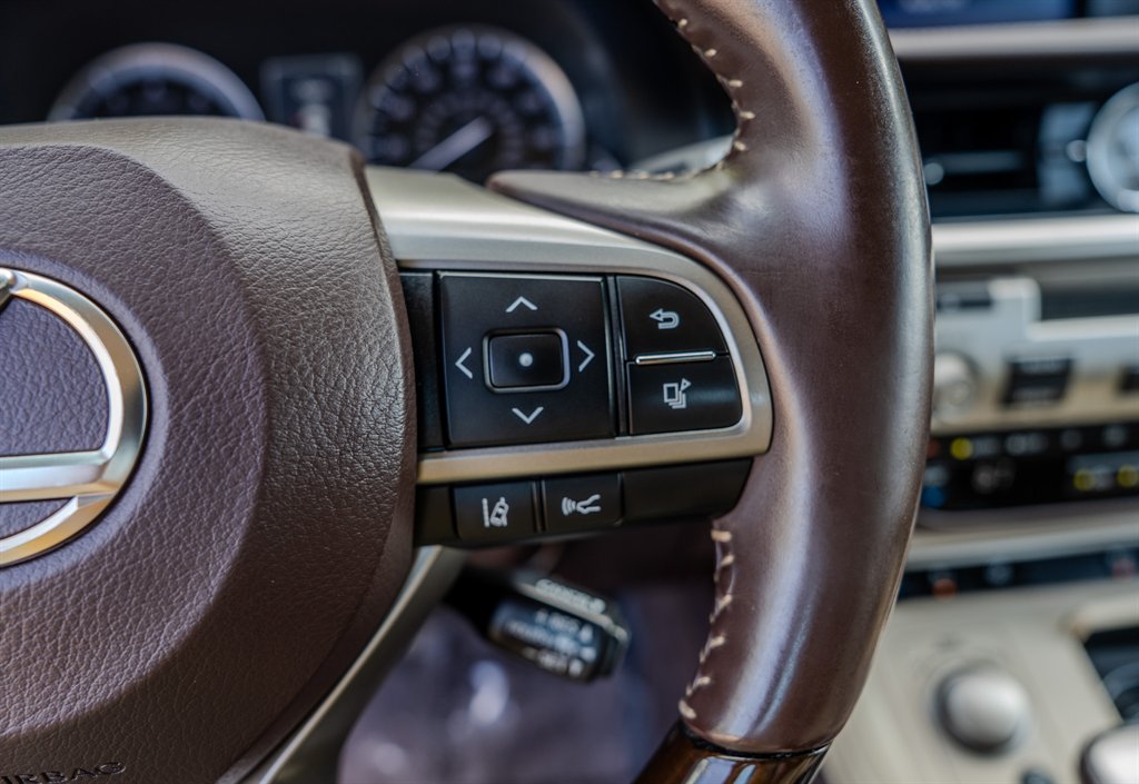 2018 Lexus ES - $16,950