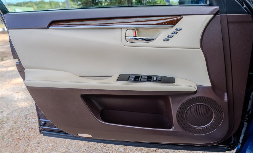 2018 Lexus ES - $16,950