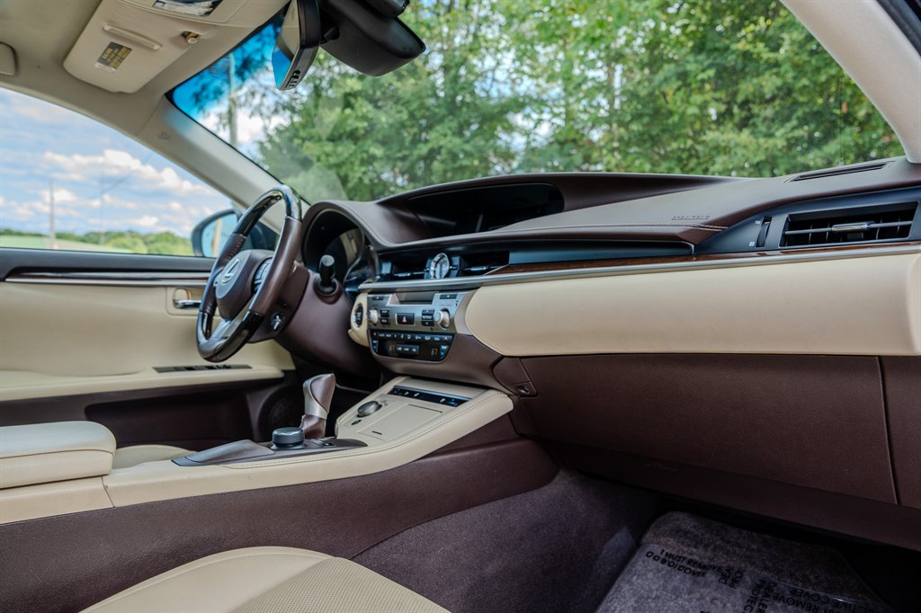 2018 Lexus ES - $16,950