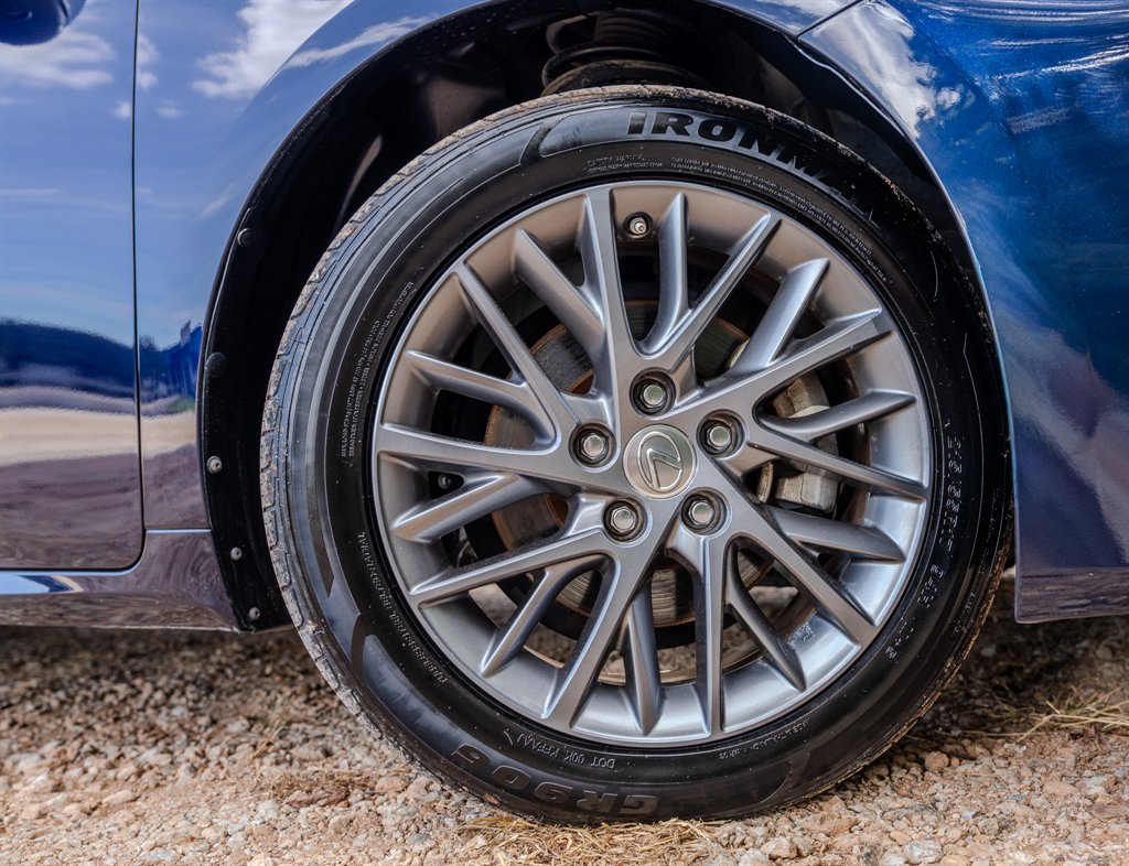 2018 Lexus ES - $16,950