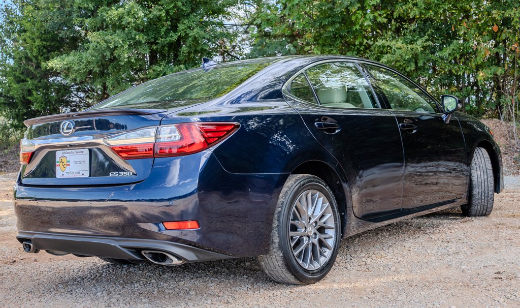 2018 Lexus ES - $16,950
