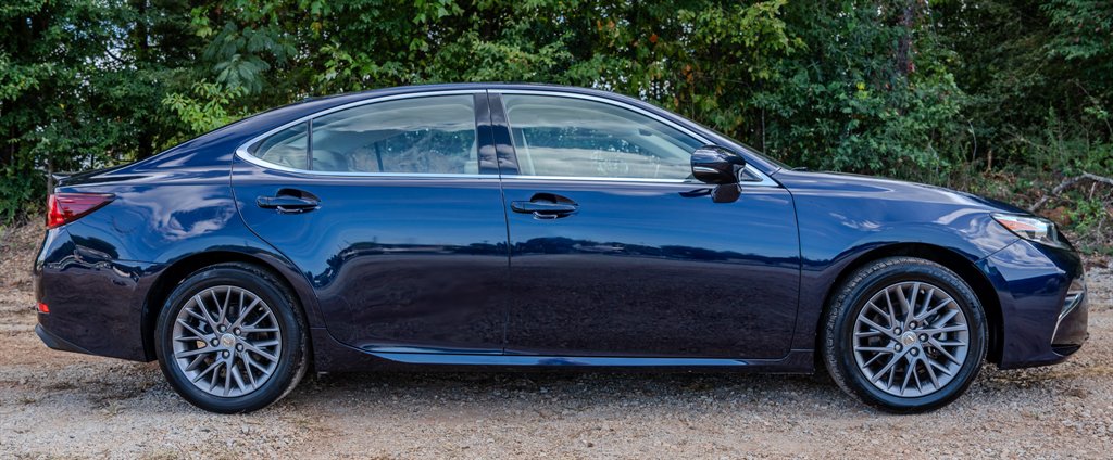 2018 Lexus ES - $16,950