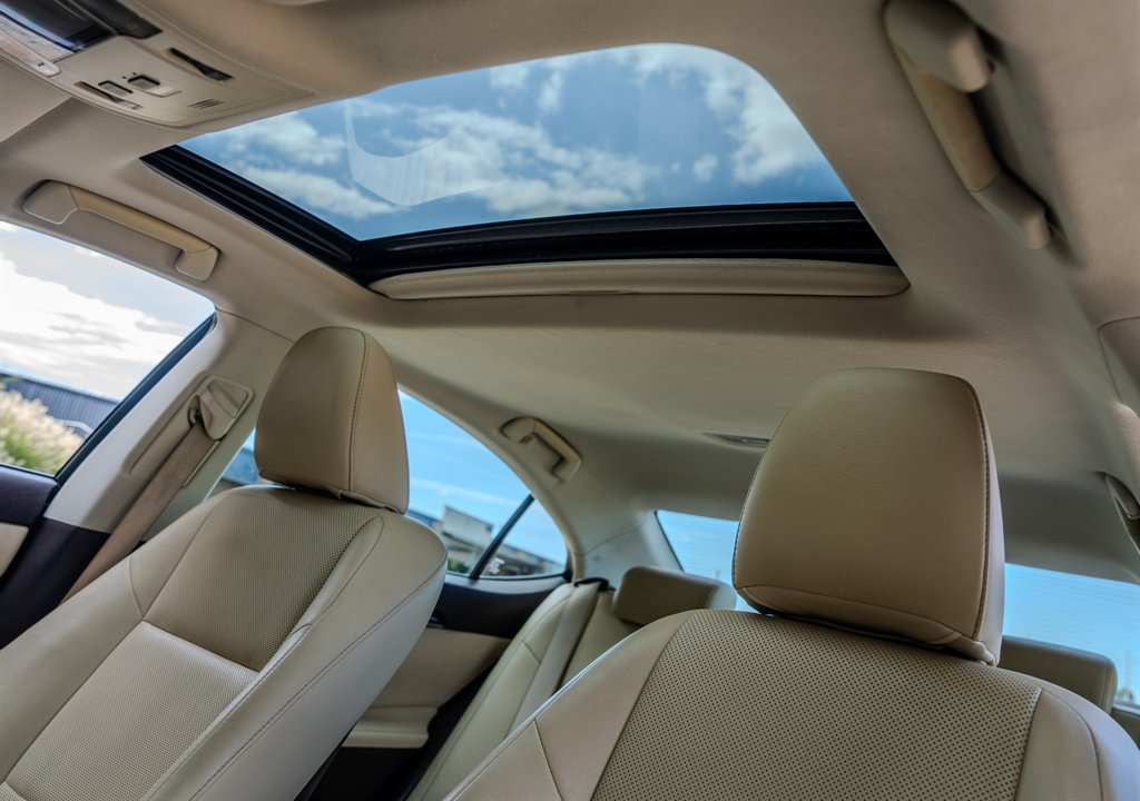 2018 Lexus ES - $16,950