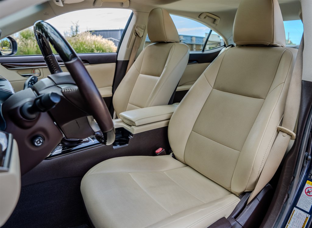 2018 Lexus ES - $16,950