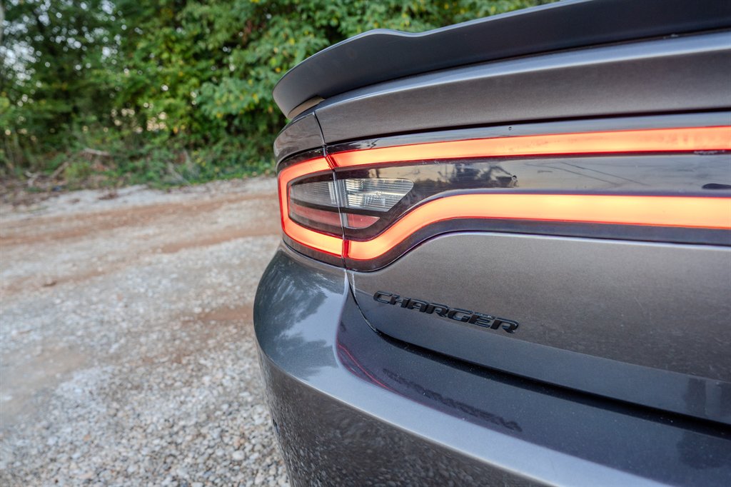2020 Dodge Charger - $32,999