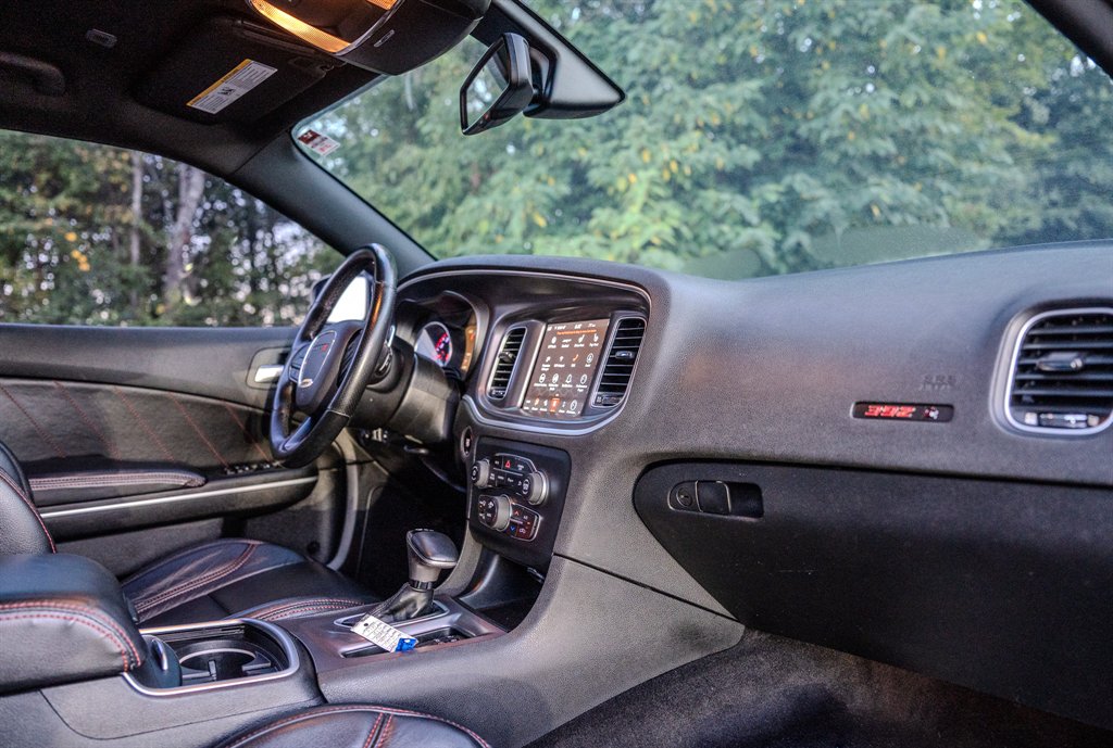 2020 Dodge Charger - $32,999