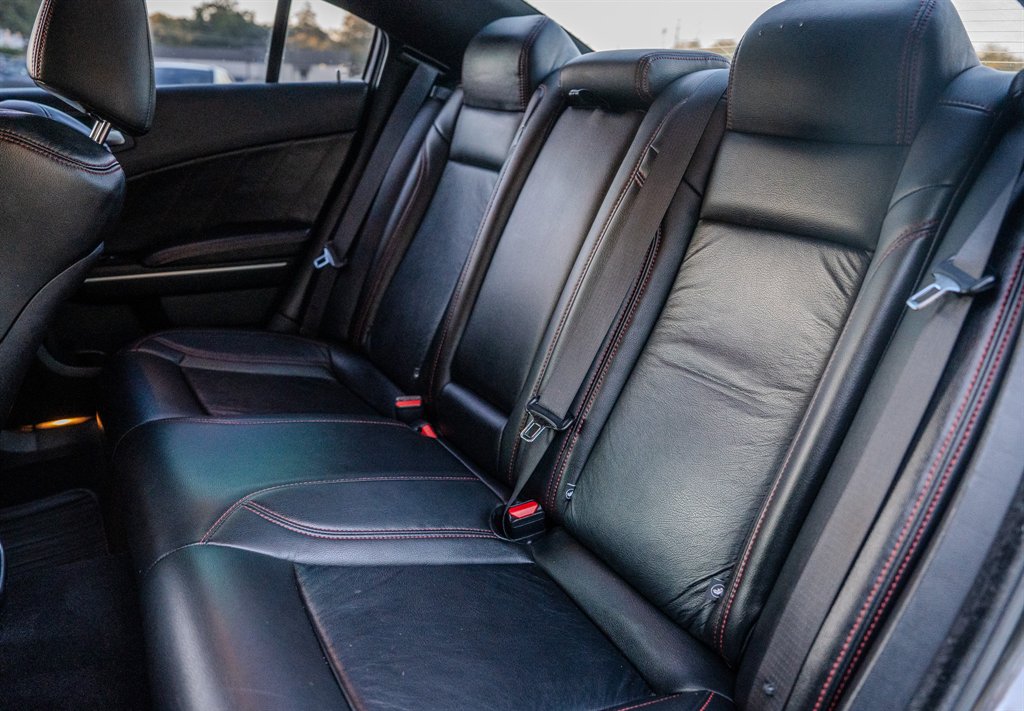 2020 Dodge Charger - $32,999
