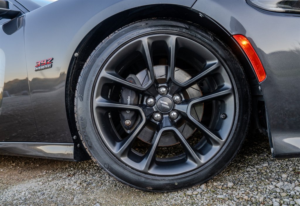 2020 Dodge Charger - $32,999