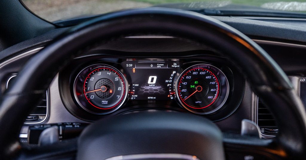 2020 Dodge Charger - $32,999
