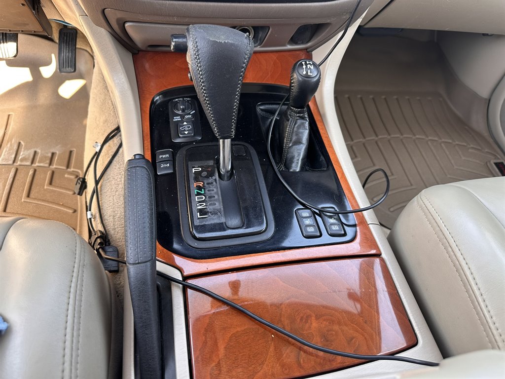 1999 Lexus LX 470 photo