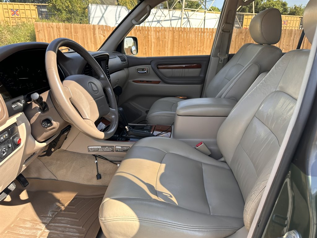 1999 Lexus LX 470 photo