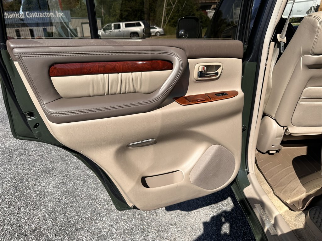 1999 Lexus LX 470 photo