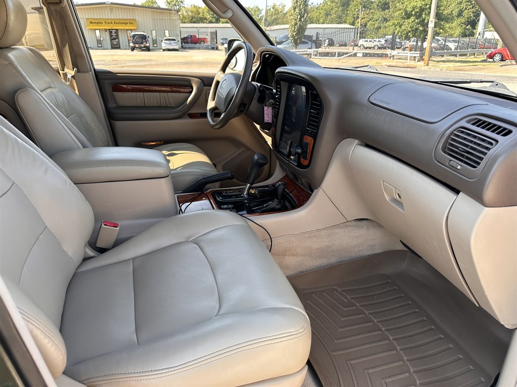 1999 Lexus LX 470 photo