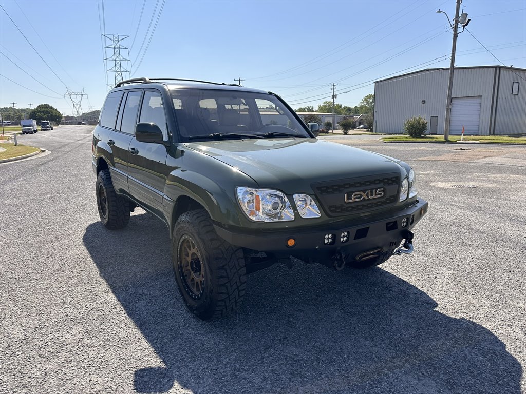 1999 Lexus LX 470 photo