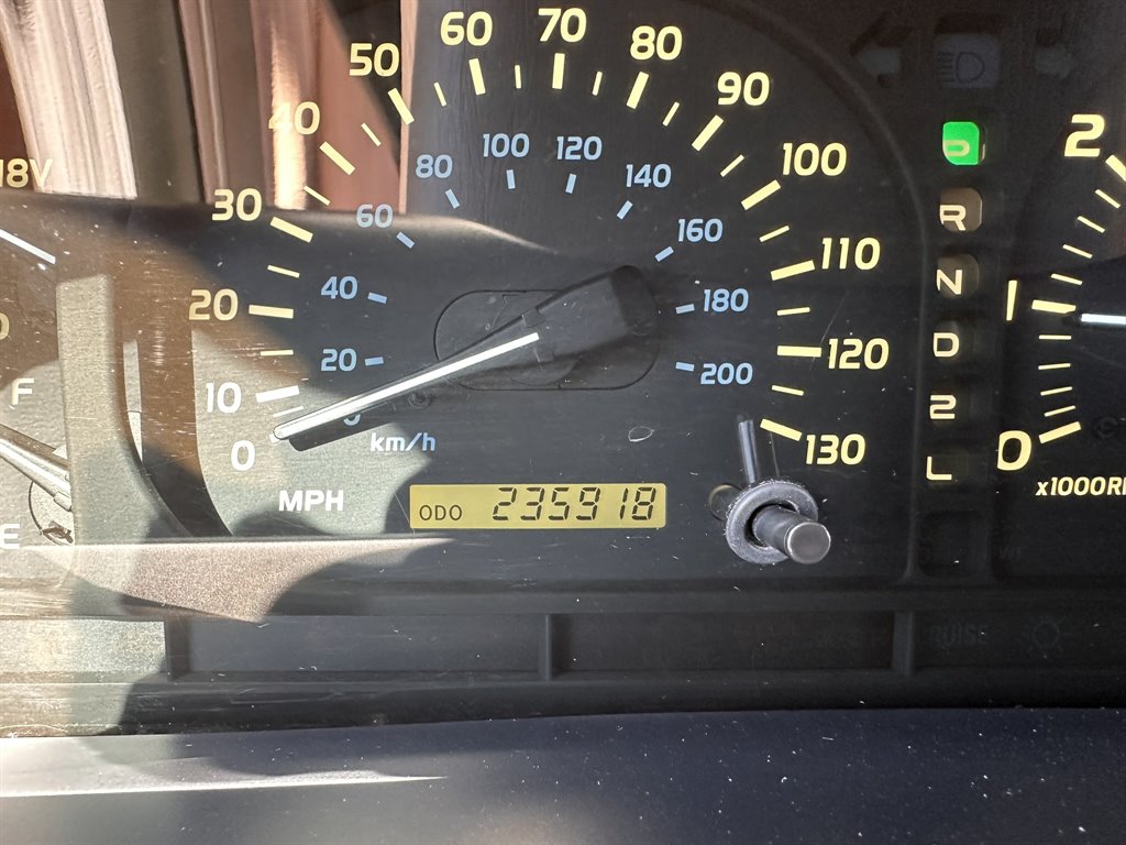 1999 Lexus LX 470 photo