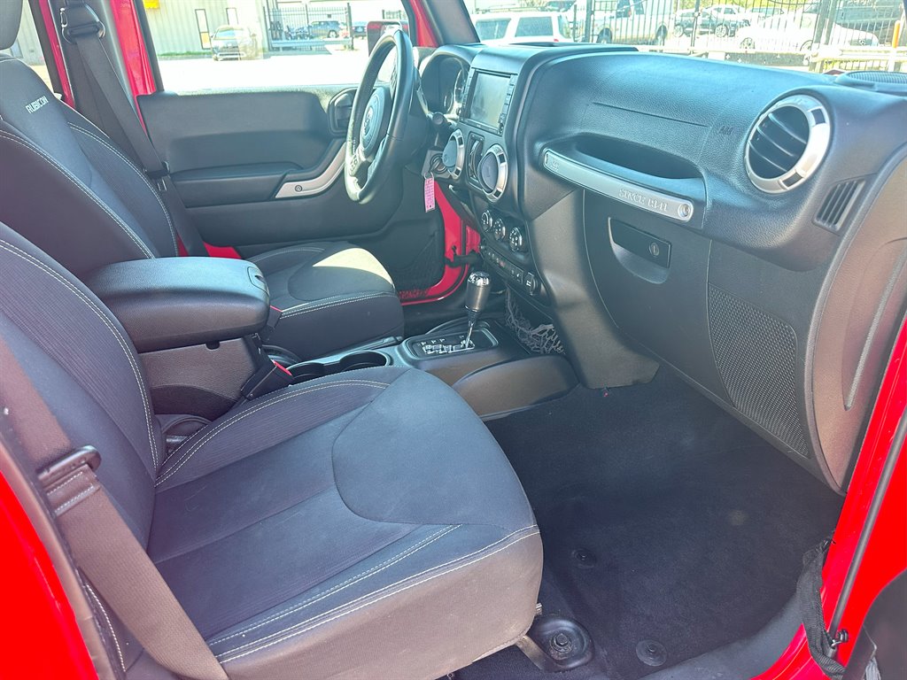 2016 Jeep Wrangler Unlimited Rubicon photo