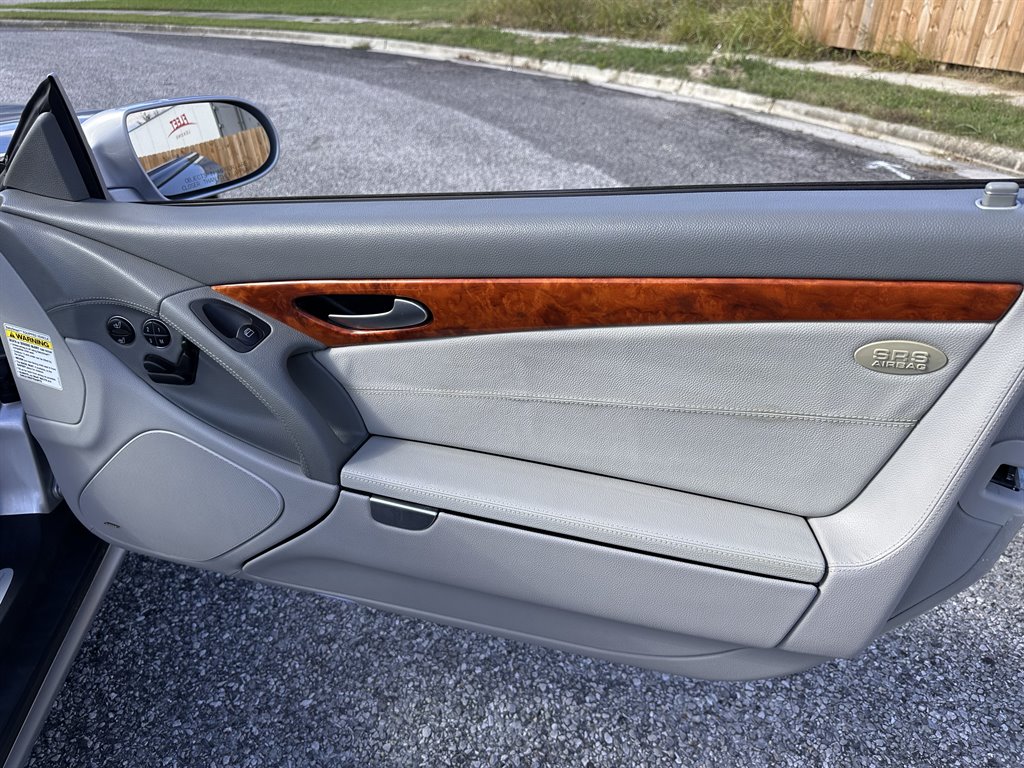 2004 Mercedes-Benz SL-Class SL500 photo