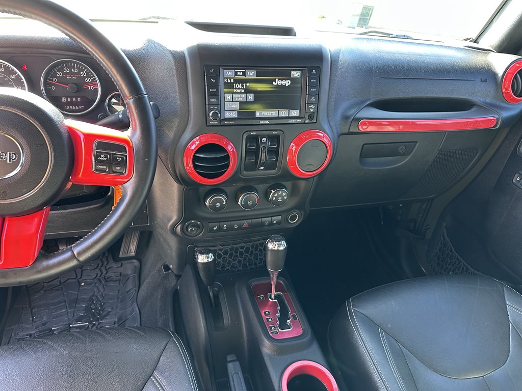 2015 Jeep Wrangler Unlimited Rubicon photo