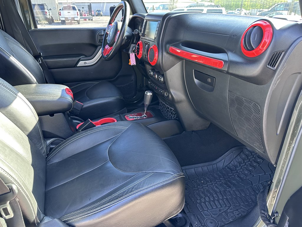2015 Jeep Wrangler Unlimited Rubicon photo