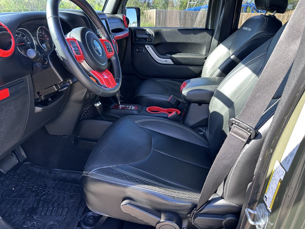 2015 Jeep Wrangler Unlimited Rubicon photo