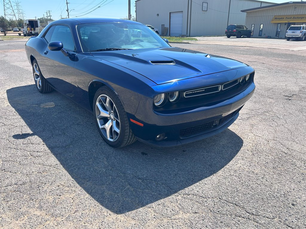 2016 Dodge Challenger SXT photo