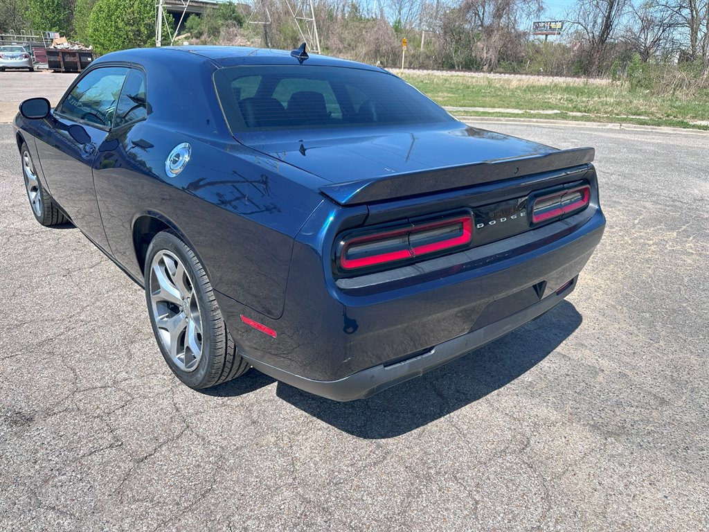 2016 Dodge Challenger SXT photo