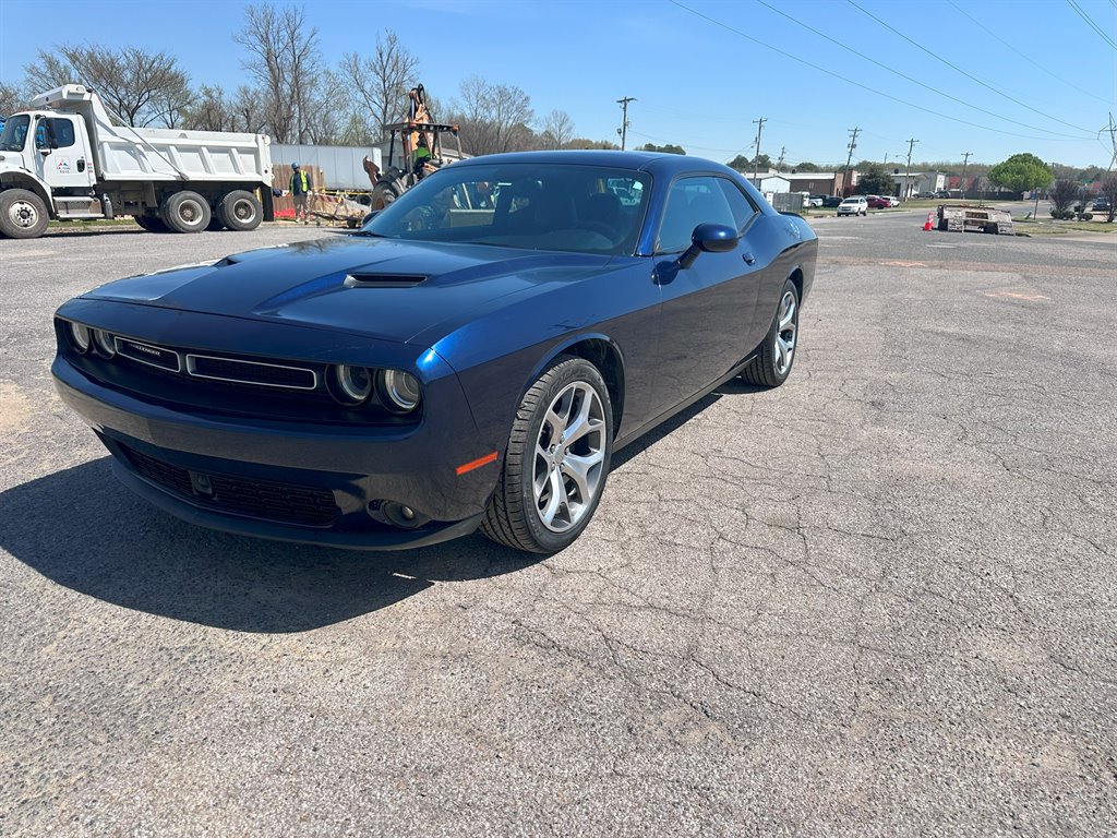 2016 Dodge Challenger SXT photo