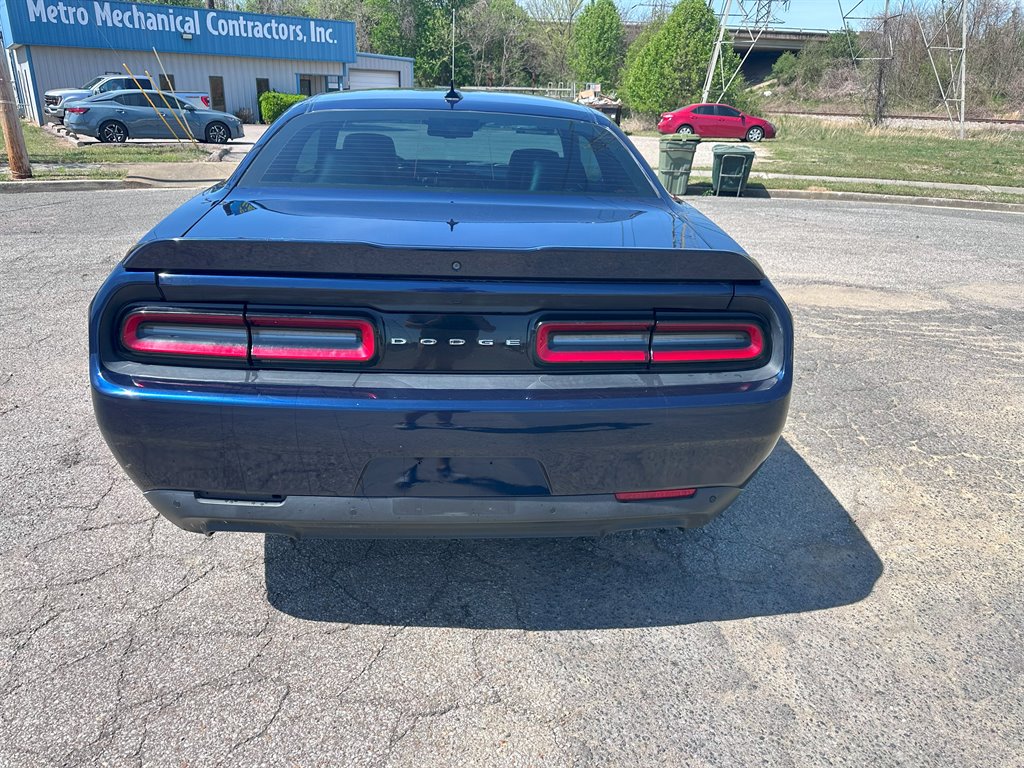2016 Dodge Challenger SXT photo