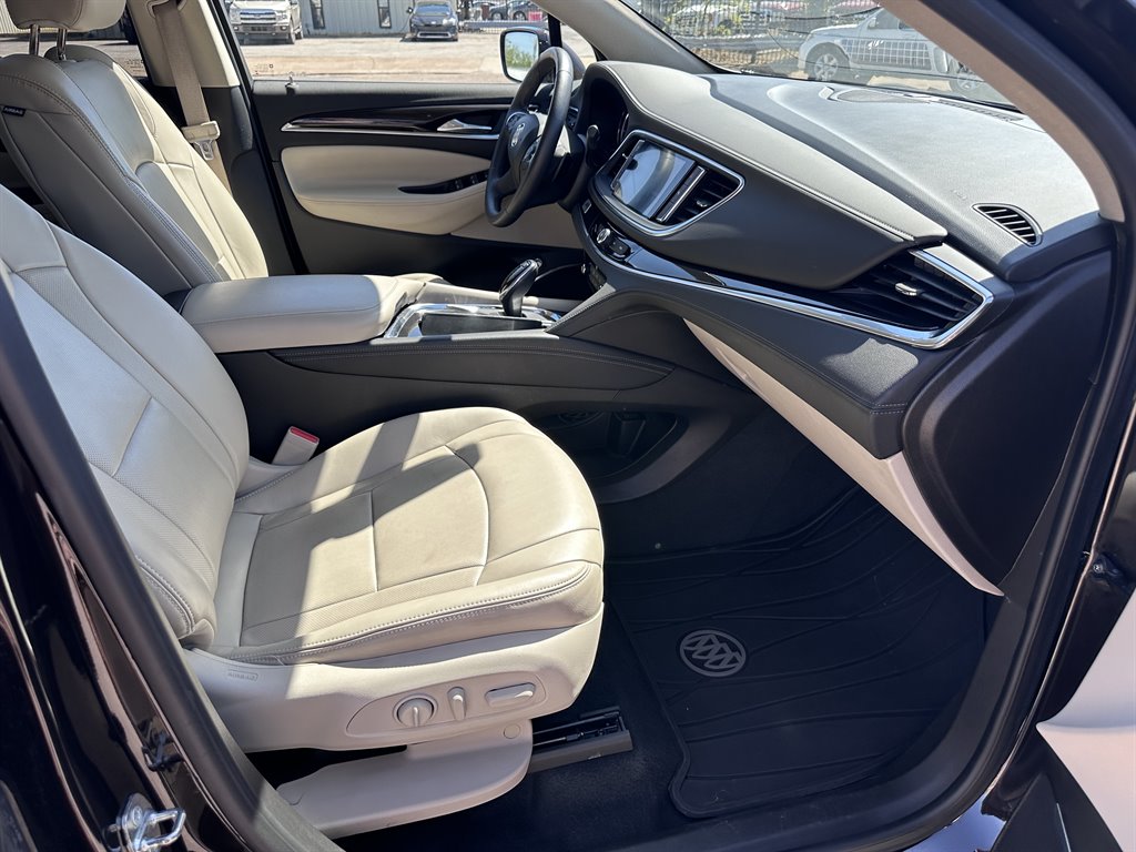 2018 Buick Enclave Essence photo