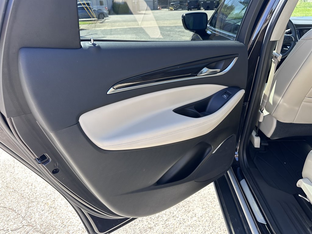 2018 Buick Enclave Essence photo