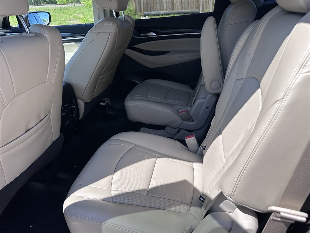 2018 Buick Enclave Essence photo