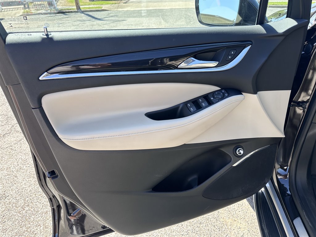 2018 Buick Enclave Essence photo