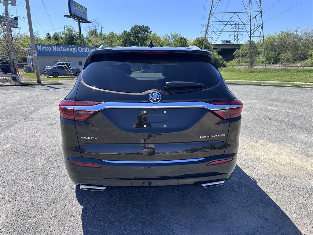 2018 Buick Enclave Essence photo