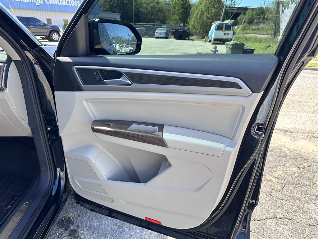 2018 Volkswagen Atlas SEL photo