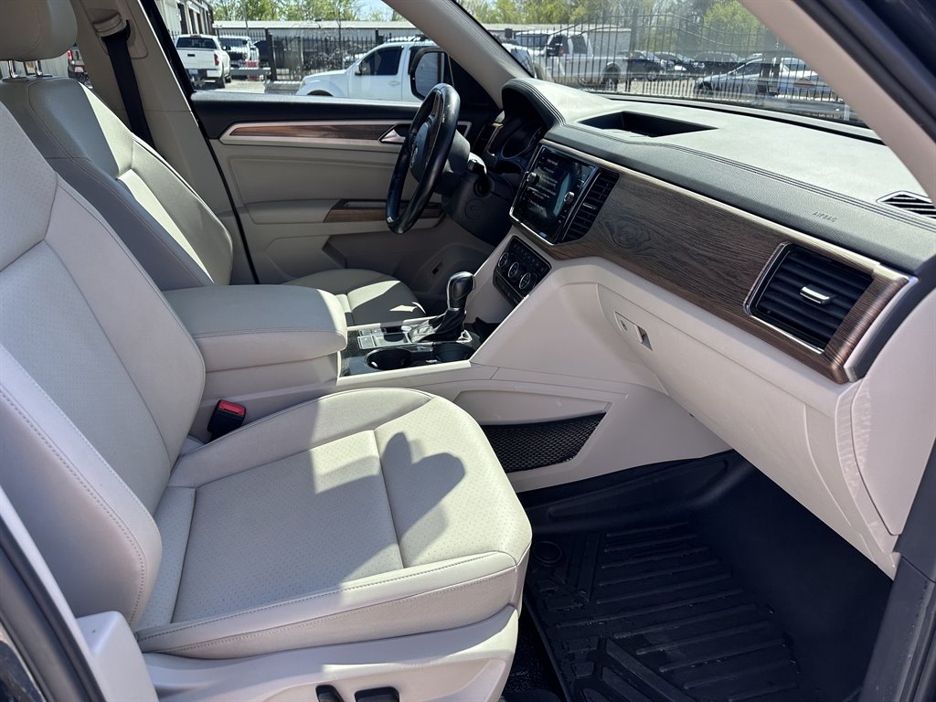 2018 Volkswagen Atlas SEL photo