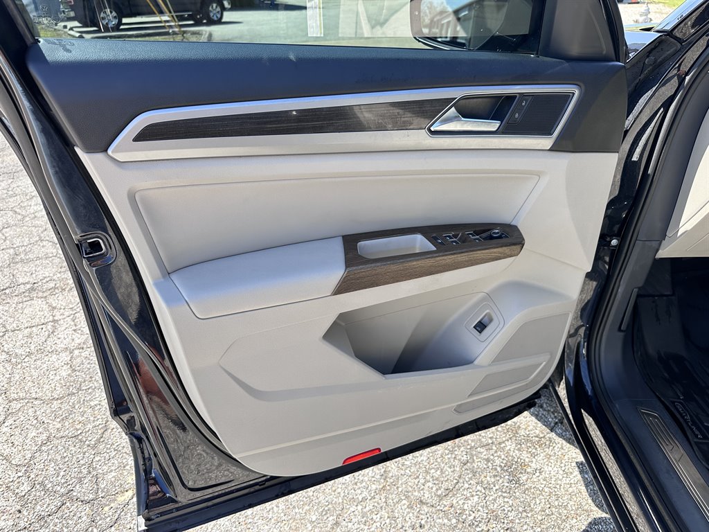 2018 Volkswagen Atlas SEL photo