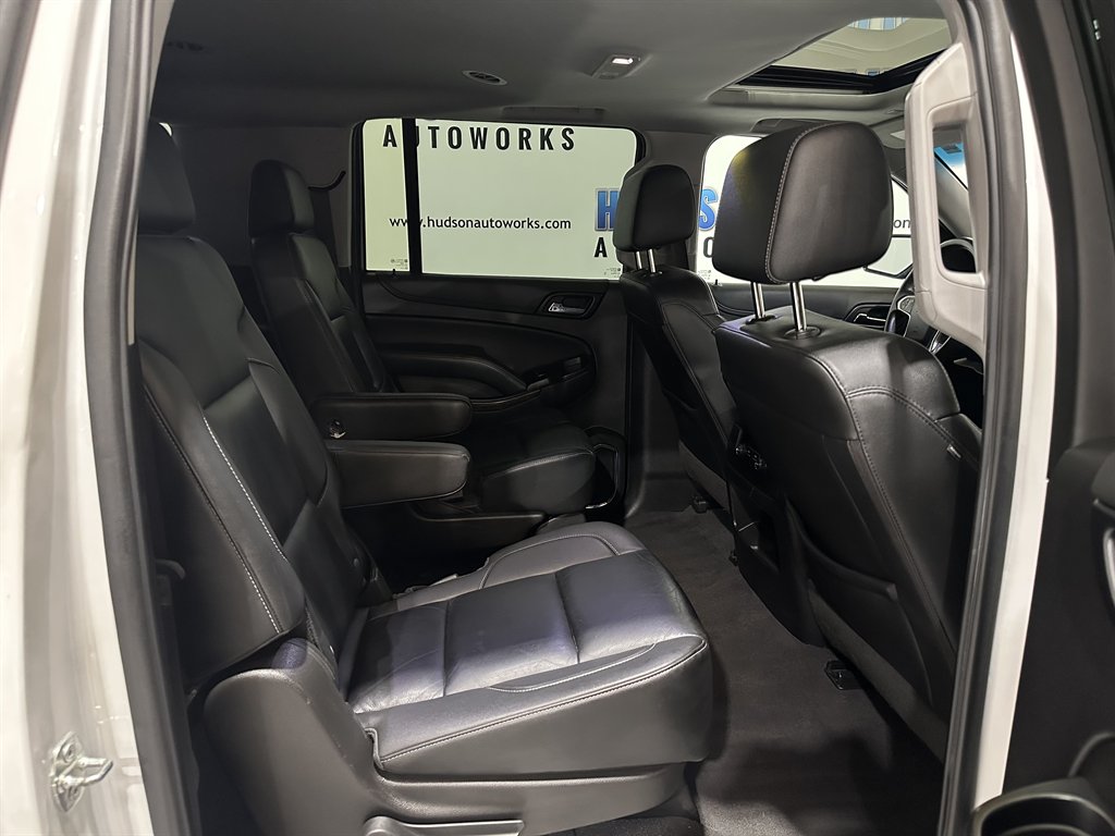 2020 Chevrolet Suburban 1500 LT photo