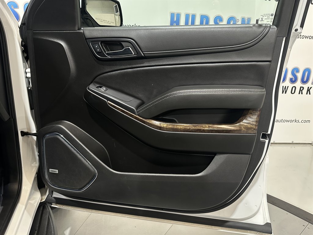 2020 Chevrolet Suburban 1500 LT photo