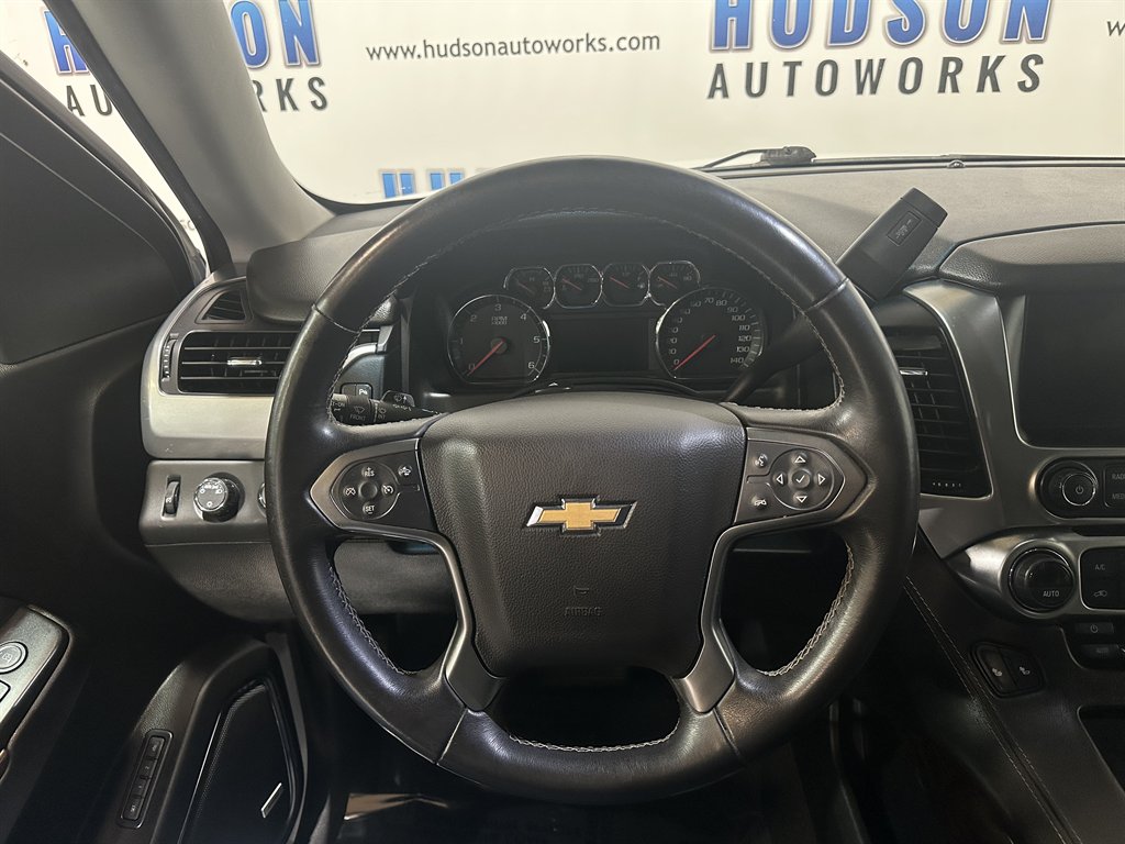 2020 Chevrolet Suburban 1500 LT photo