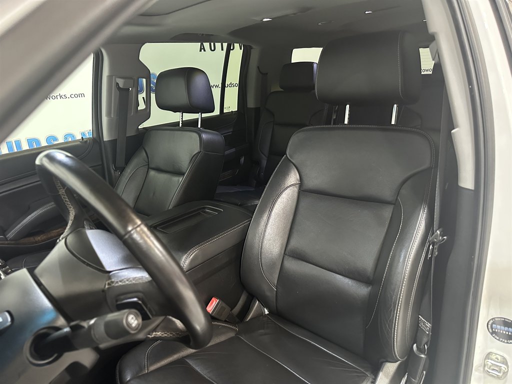 2020 Chevrolet Suburban 1500 LT photo