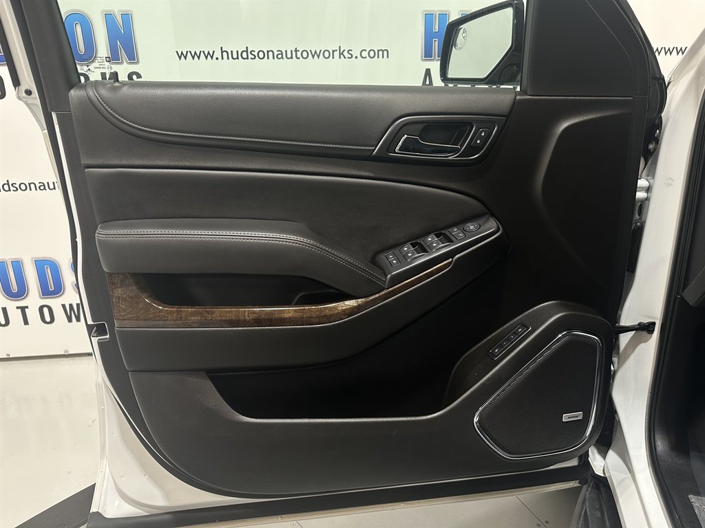 2020 Chevrolet Suburban 1500 LT photo