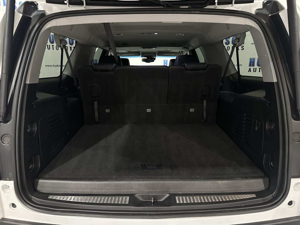 2020 Chevrolet Suburban 1500 LT photo