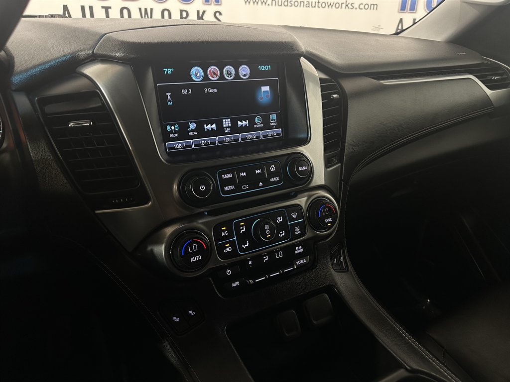 2020 Chevrolet Suburban 1500 LT photo