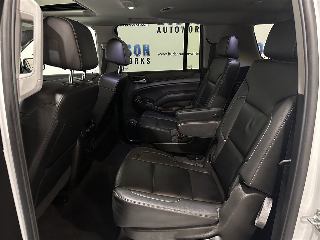 2020 Chevrolet Suburban 1500 LT photo