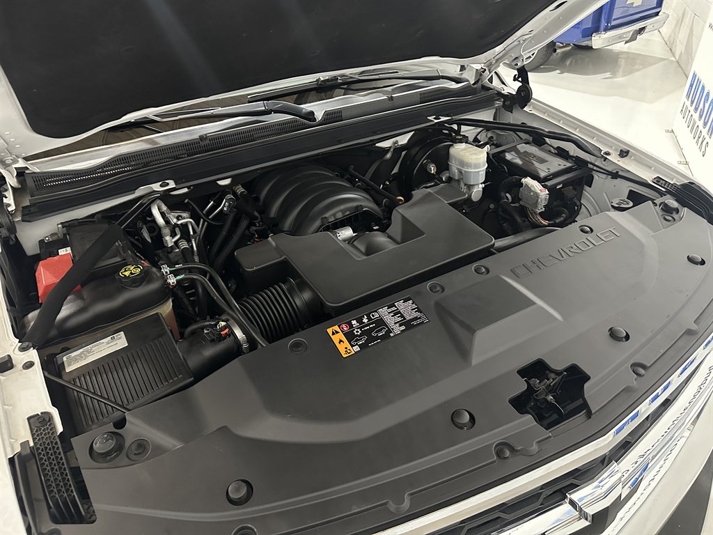 2020 Chevrolet Suburban 1500 LT photo