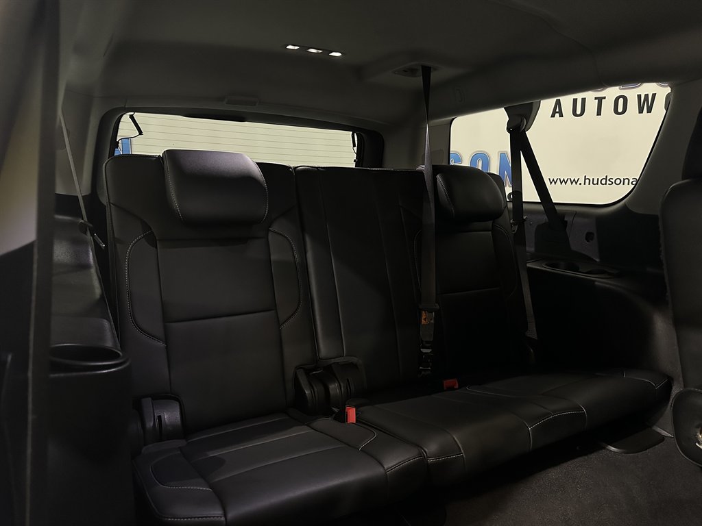 2020 Chevrolet Suburban 1500 LT photo